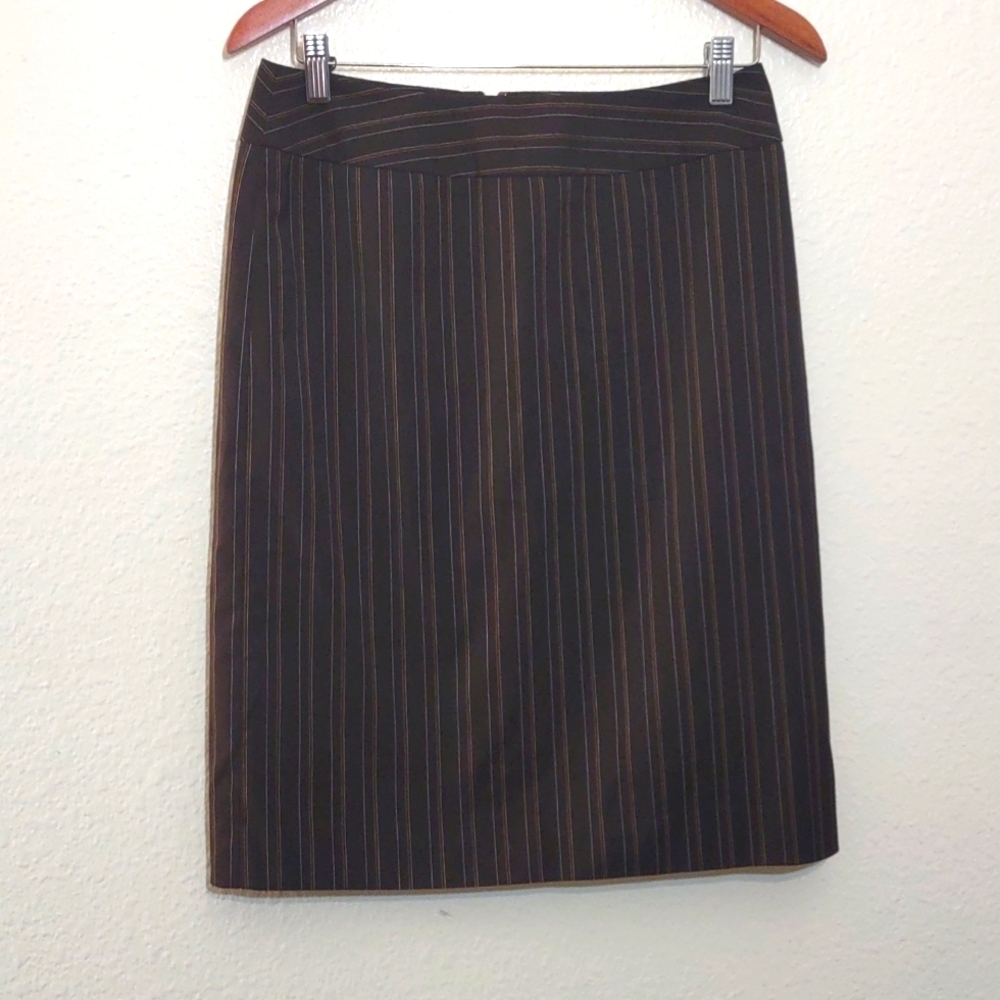 SLIGHTLY USED ANN TAYLOR SIZE 4 COLOR BROWN AND WHITE AND ORANGE